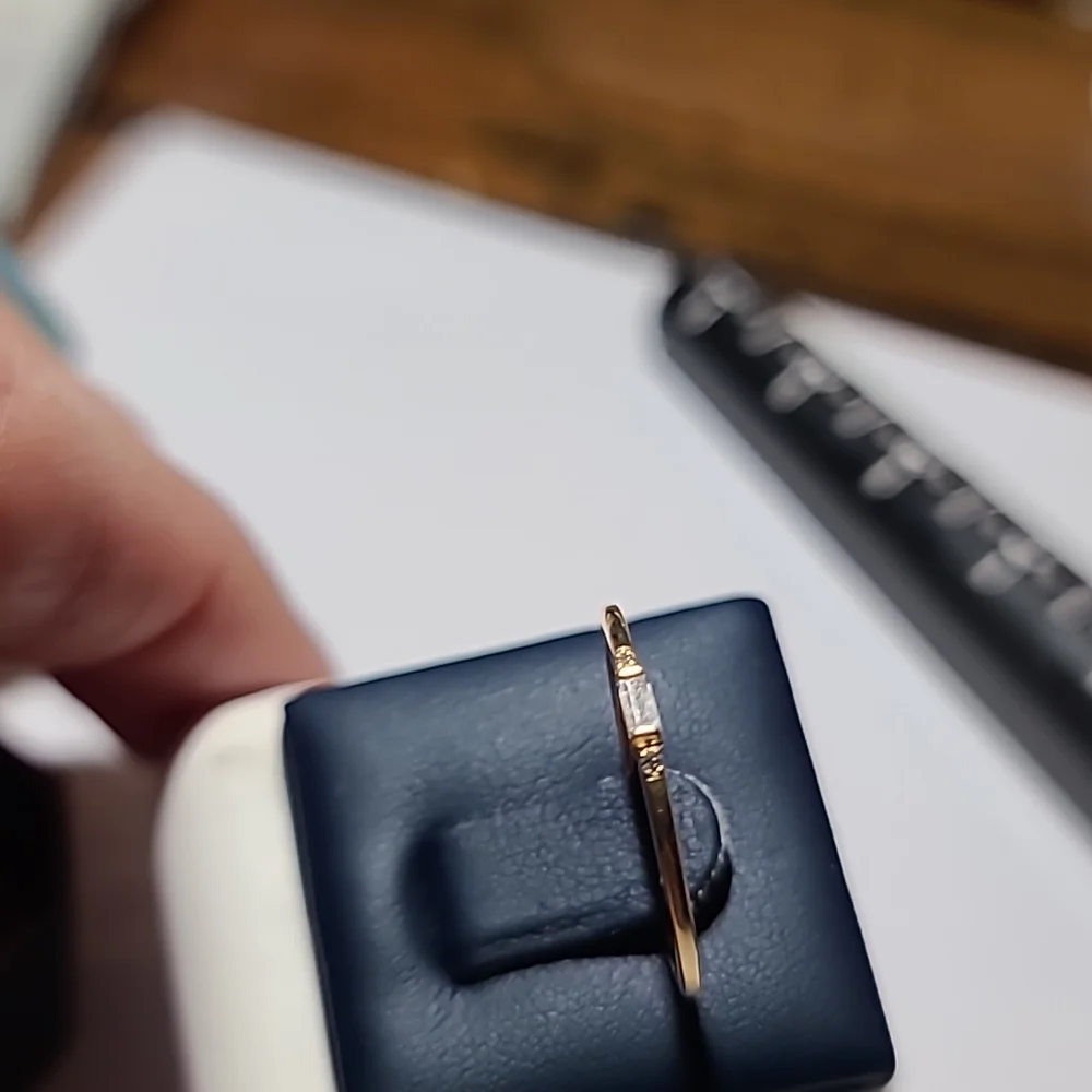 14KT yellow gold and diamond ring - Picture 5 of 7